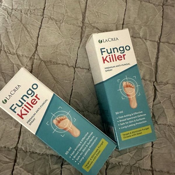La Crea Fungo Killer 50 ml-es lábápoló spray fehér flakonja és doboza